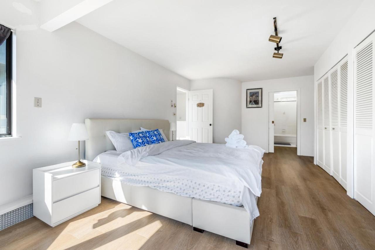 Sunny 1-Bedroom Private Rooms In Charming Vancouver Exterior foto